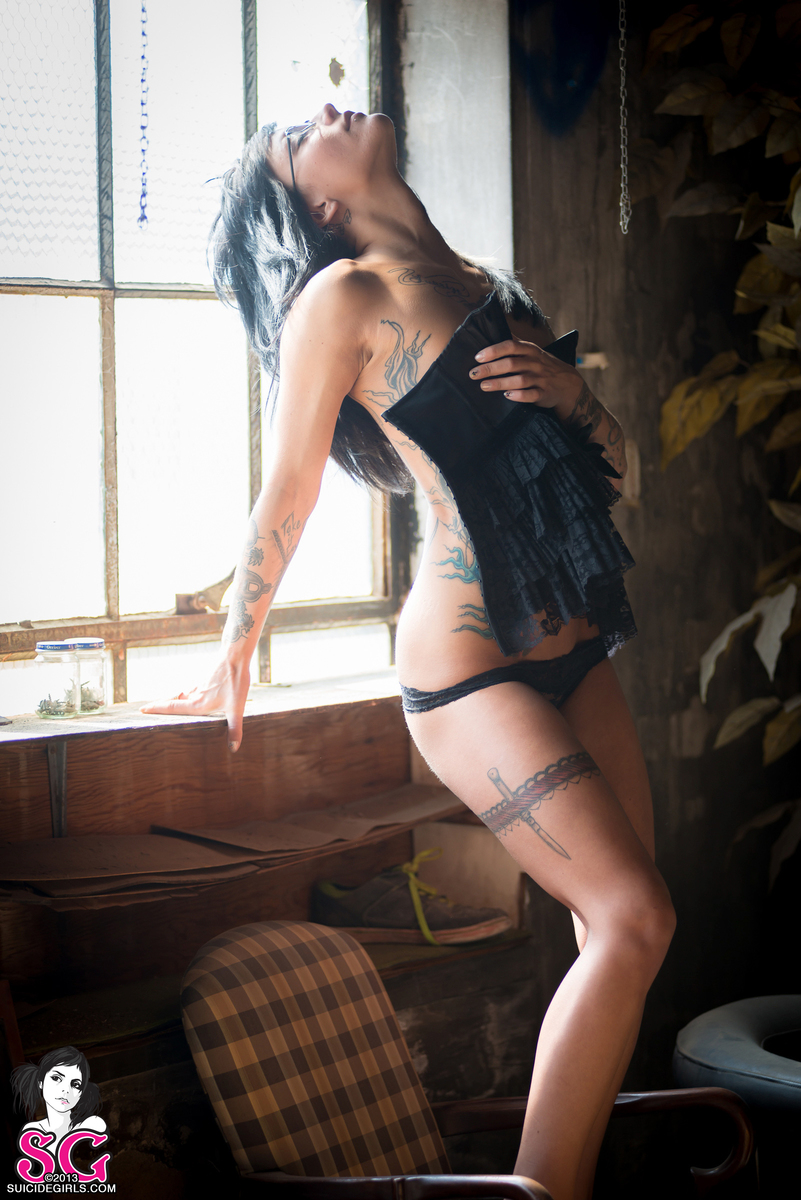 calliejane-desolate-15.jpg