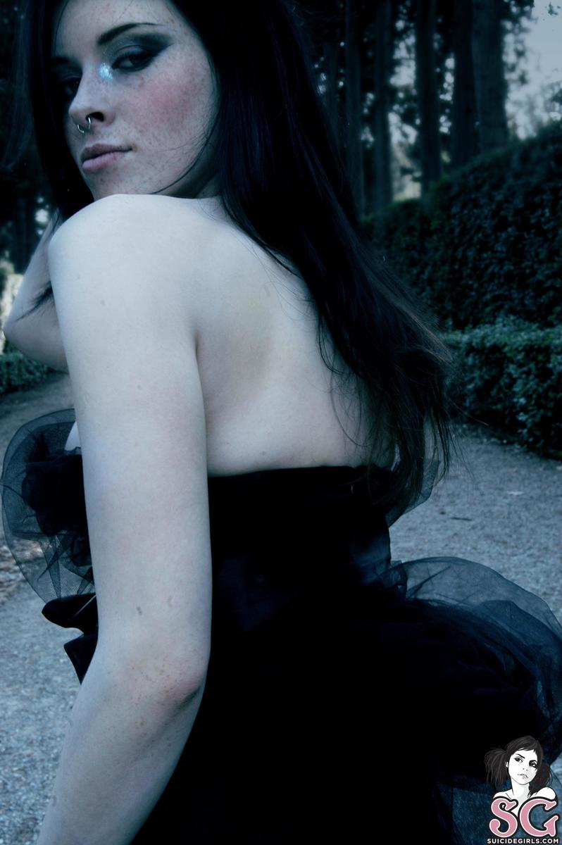 annalee-courtyardmaze-03.jpg