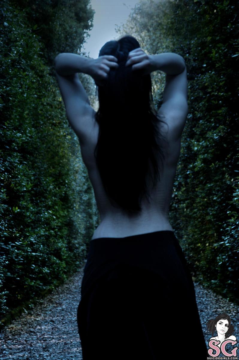 annalee-courtyardmaze-17.jpg