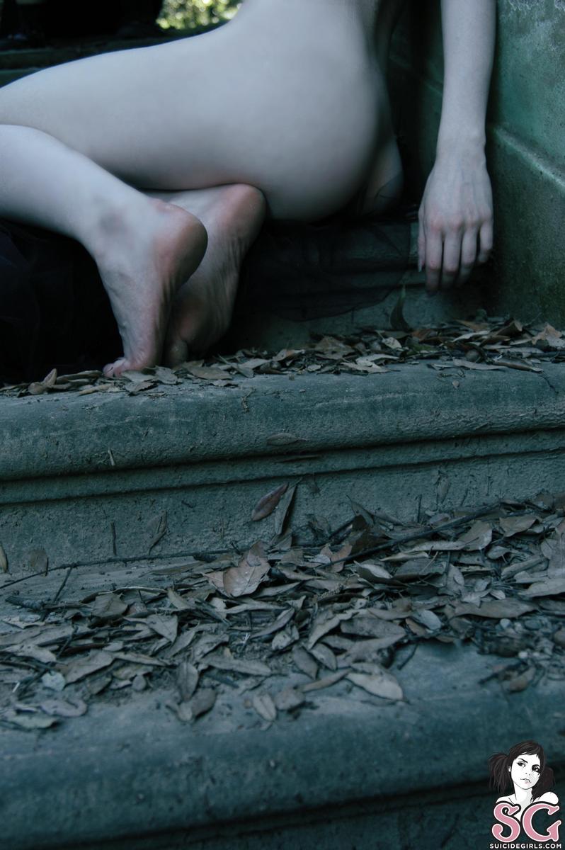 annalee-courtyardmaze-39.jpg