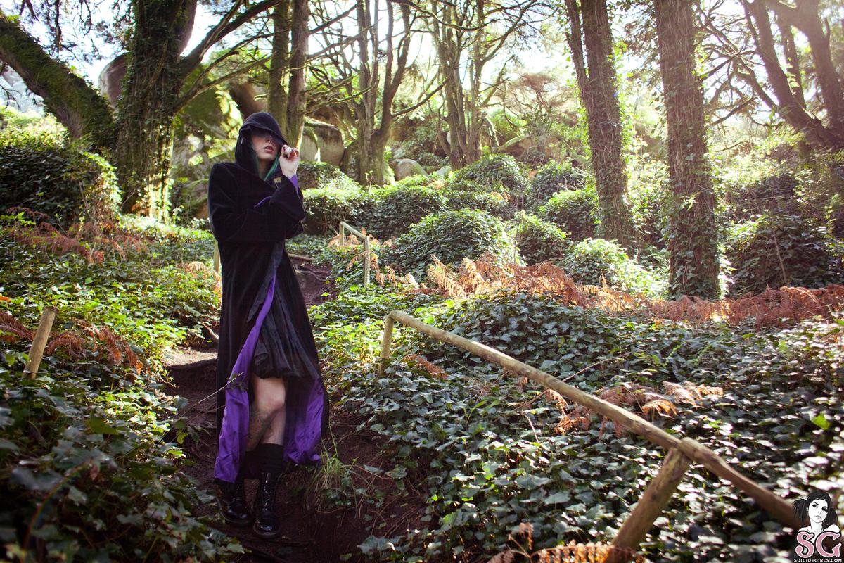 discordia-forestwhispers-01.jpg