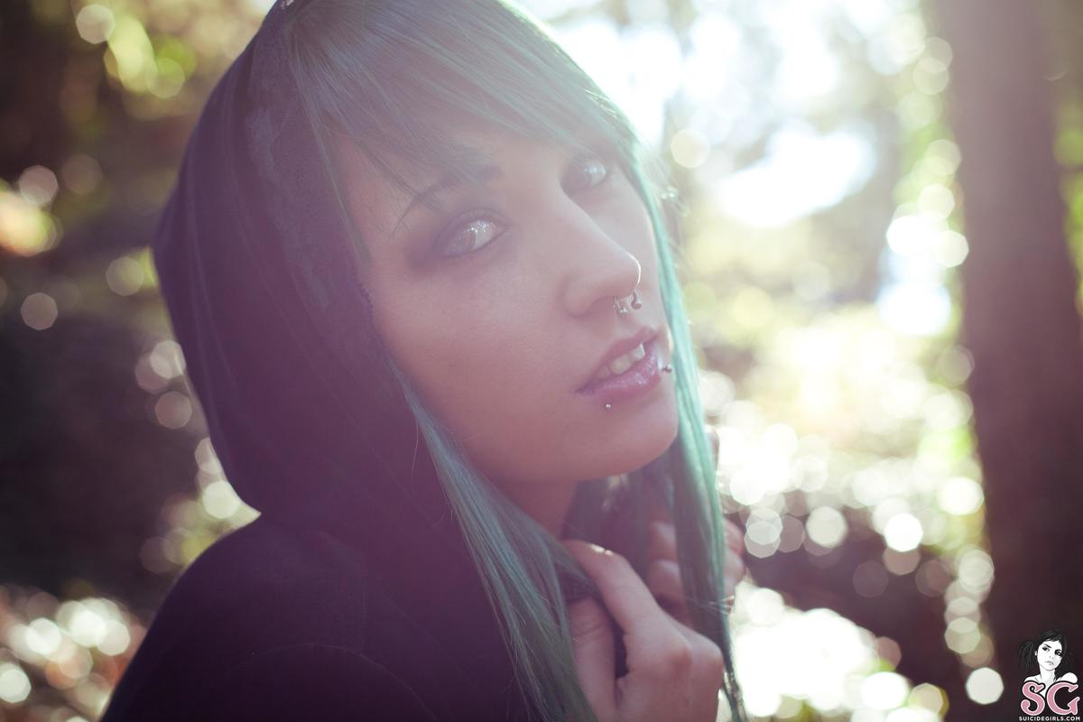 discordia-forestwhispers-05.jpg