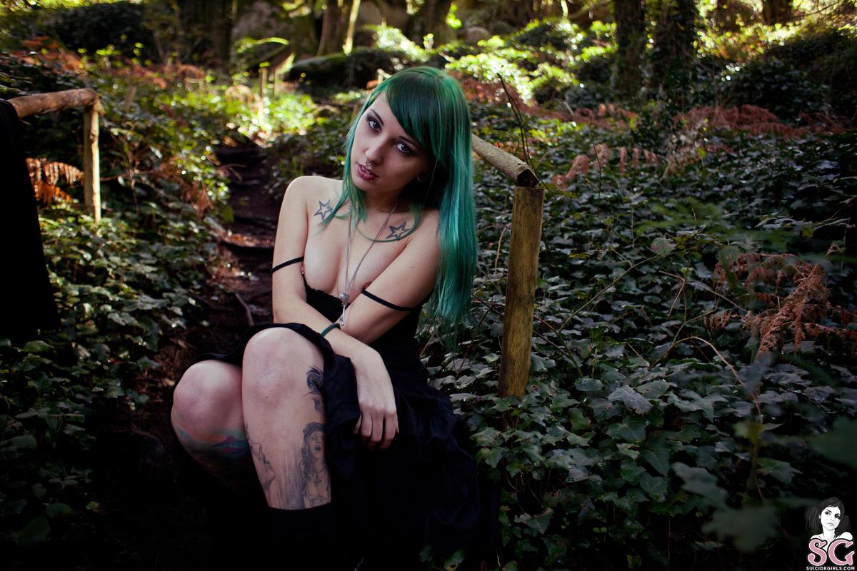 discordia-forestwhispers-09.jpg