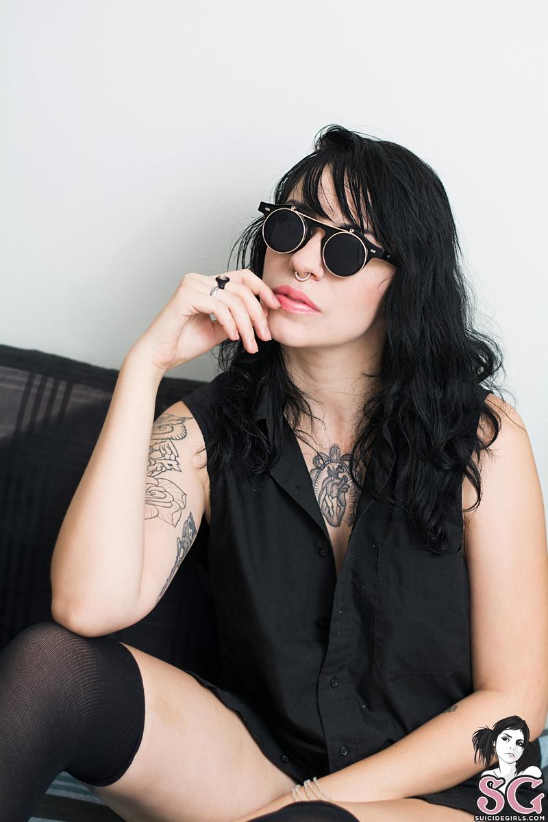 laurawake-littlemonster-01.jpg