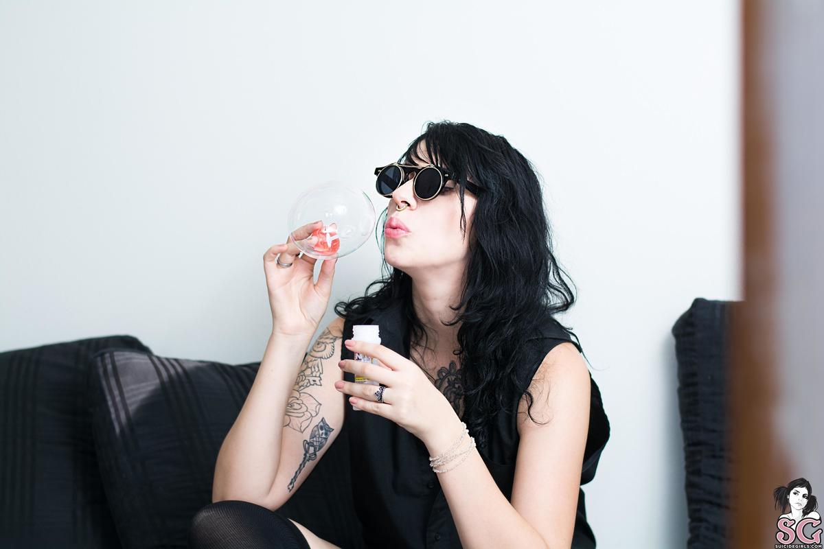 laurawake-littlemonster-03.jpg