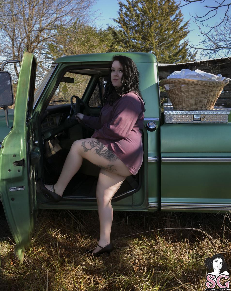 wednesday87-dirtylaundry-03.jpg