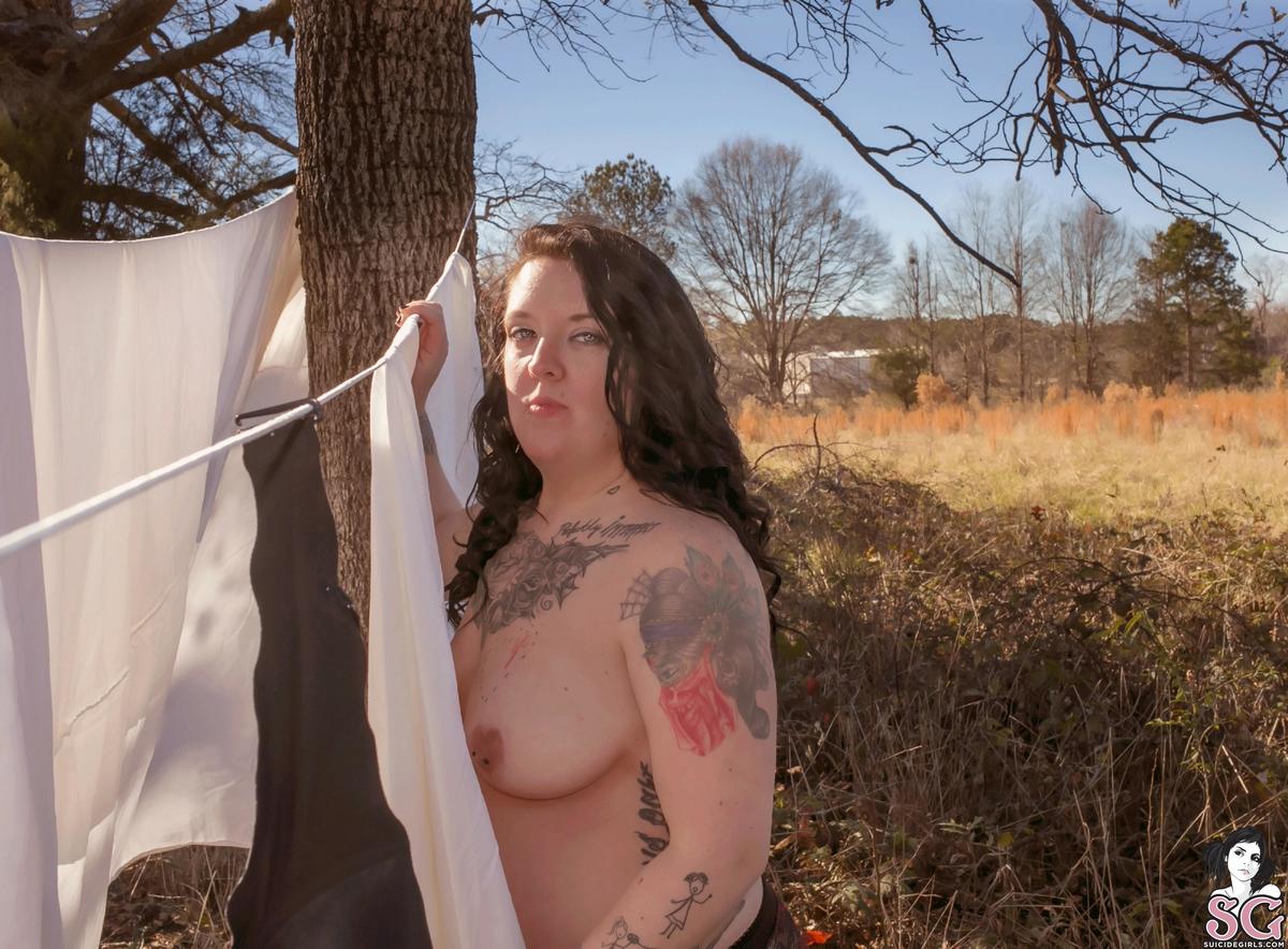 wednesday87-dirtylaundry-17.jpg