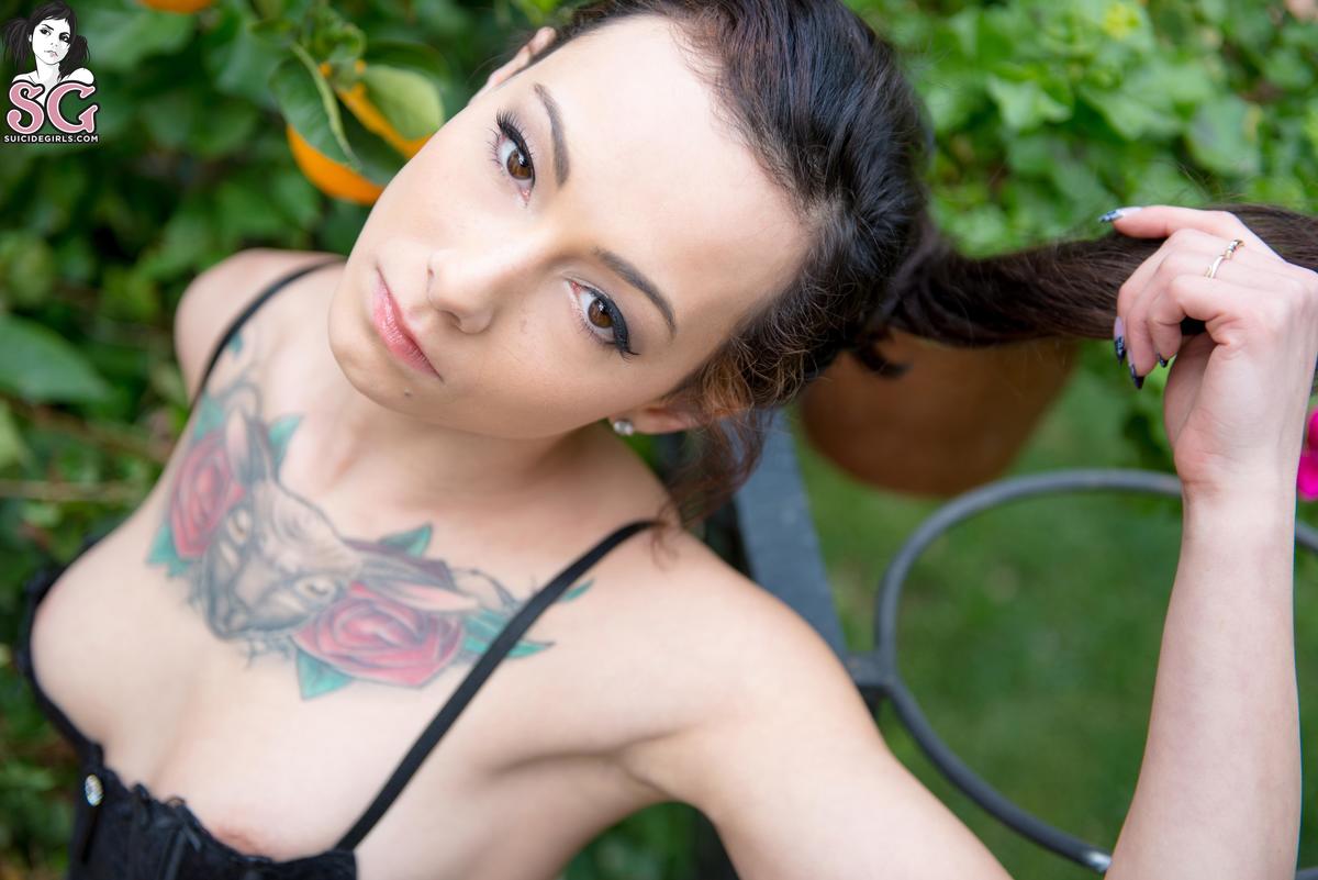 cheri-temptation-01.jpg