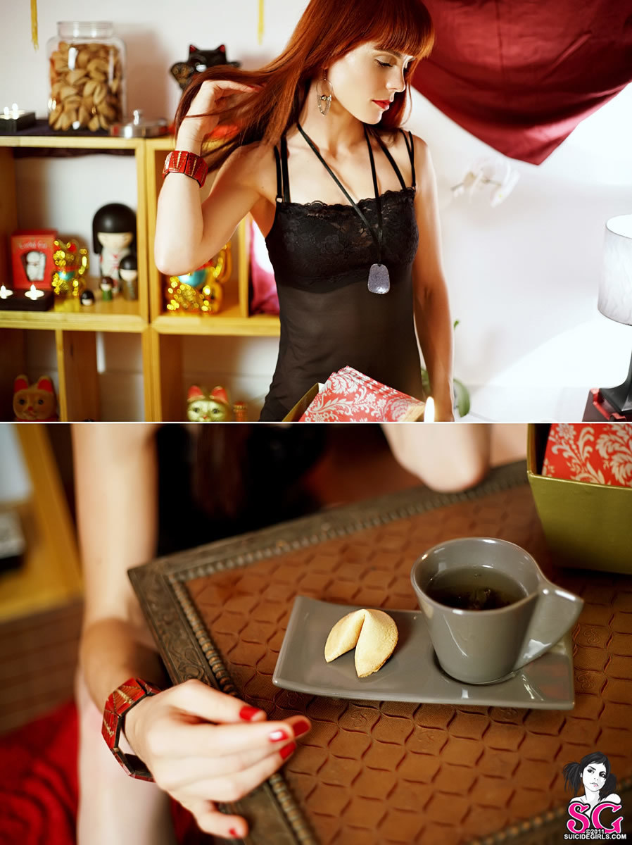 lumo-astrangefortune-03.jpg
