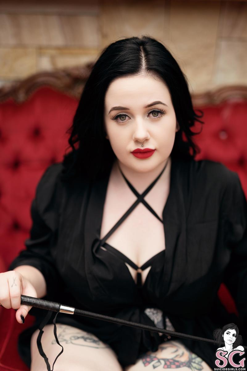 chloemai-temptress-03.jpg