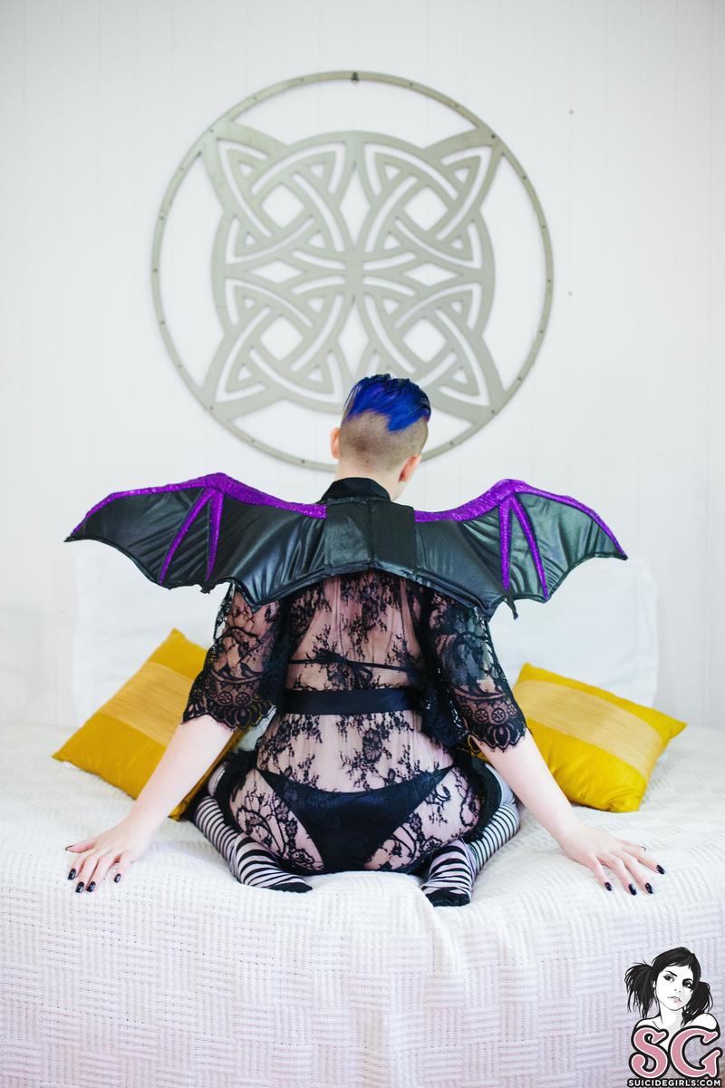 morticiamorgue-succubus-05.jpg