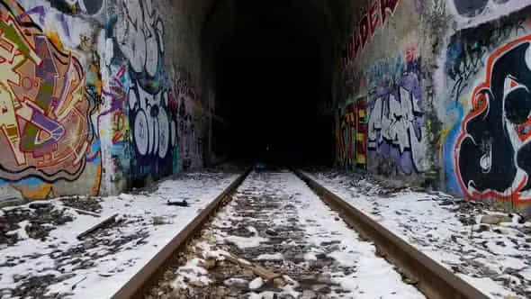 44738685-tunnel-railway.jpg