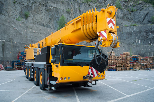 Heavy Duty 14 tonne Pick & Carry Crane Auckland
