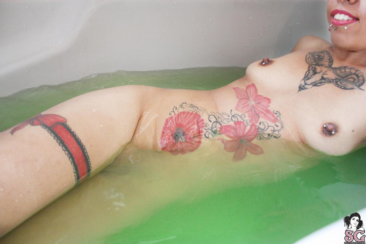 nastyjarrie-greenshower-31.jpg