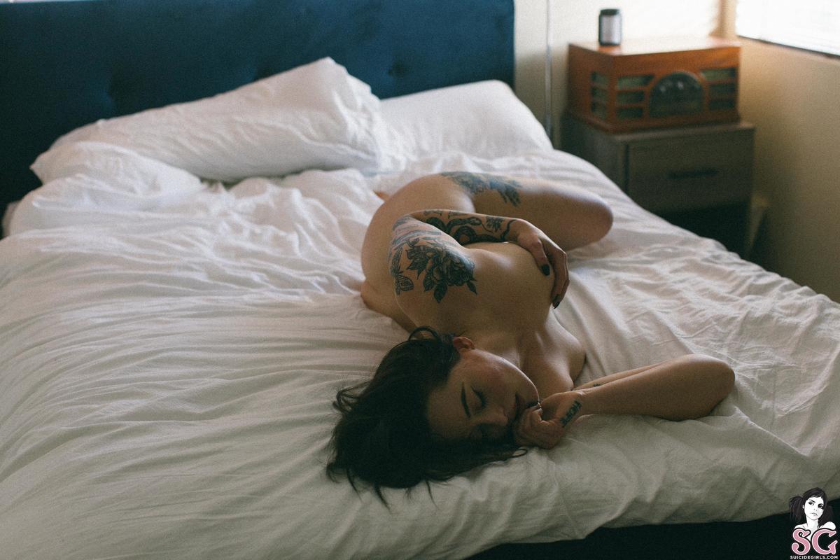 brittsuicide-bedroomeyes-37.jpg