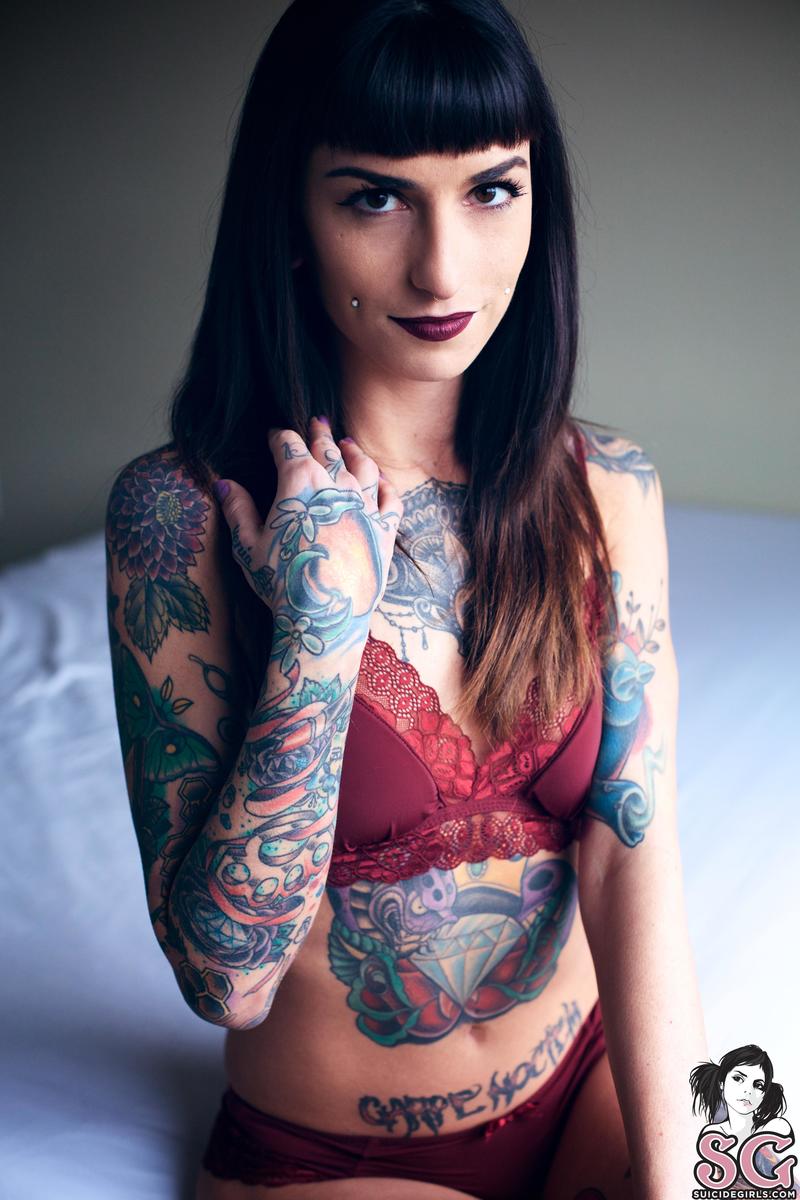 brynx-missbeehaven-01.jpg