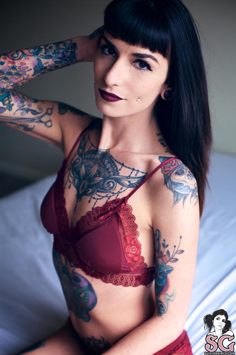 brynx-missbeehaven-13.jpg