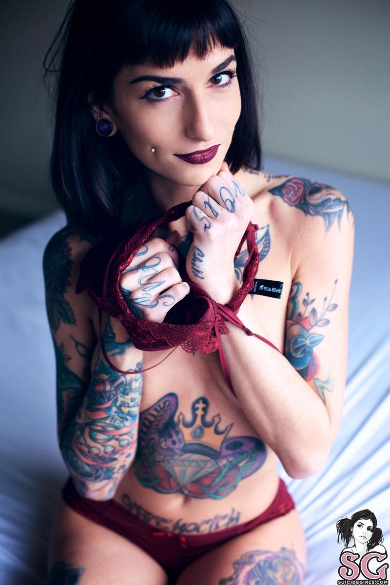 brynx-missbeehaven-21.jpg
