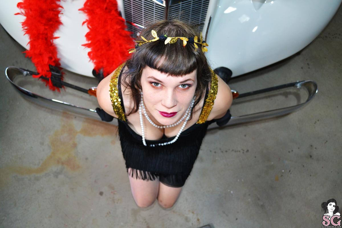 ls-flapperinaspeedster-01.jpg