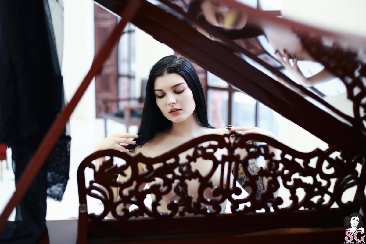 zeezee-fleurnoire-25.jpg