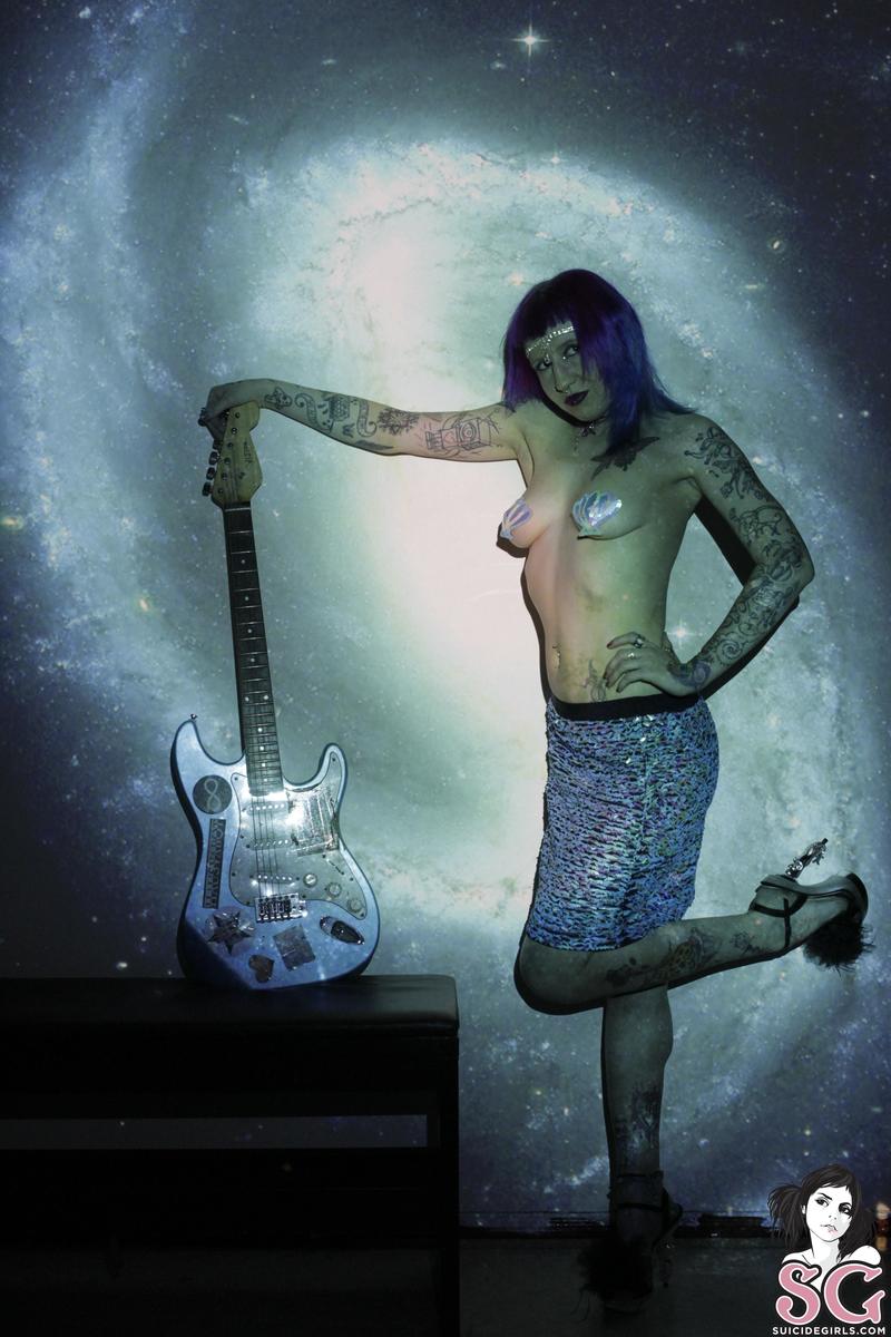 mermio-guitargalaxy-03.jpg