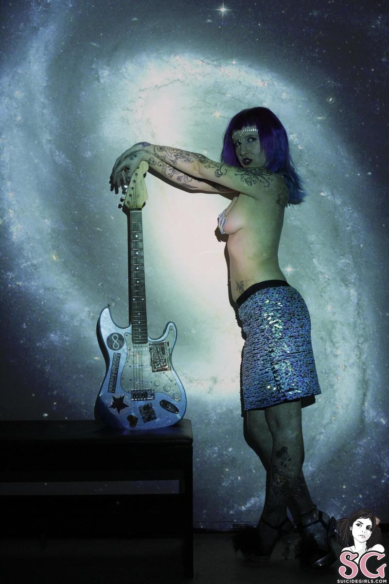 mermio-guitargalaxy-05.jpg