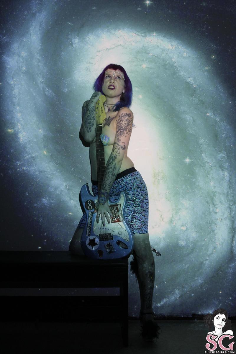 mermio-guitargalaxy-07.jpg