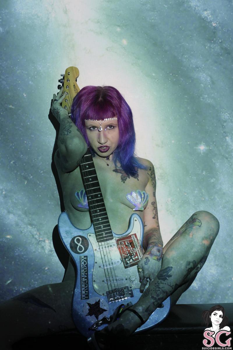 mermio-guitargalaxy-11.jpg