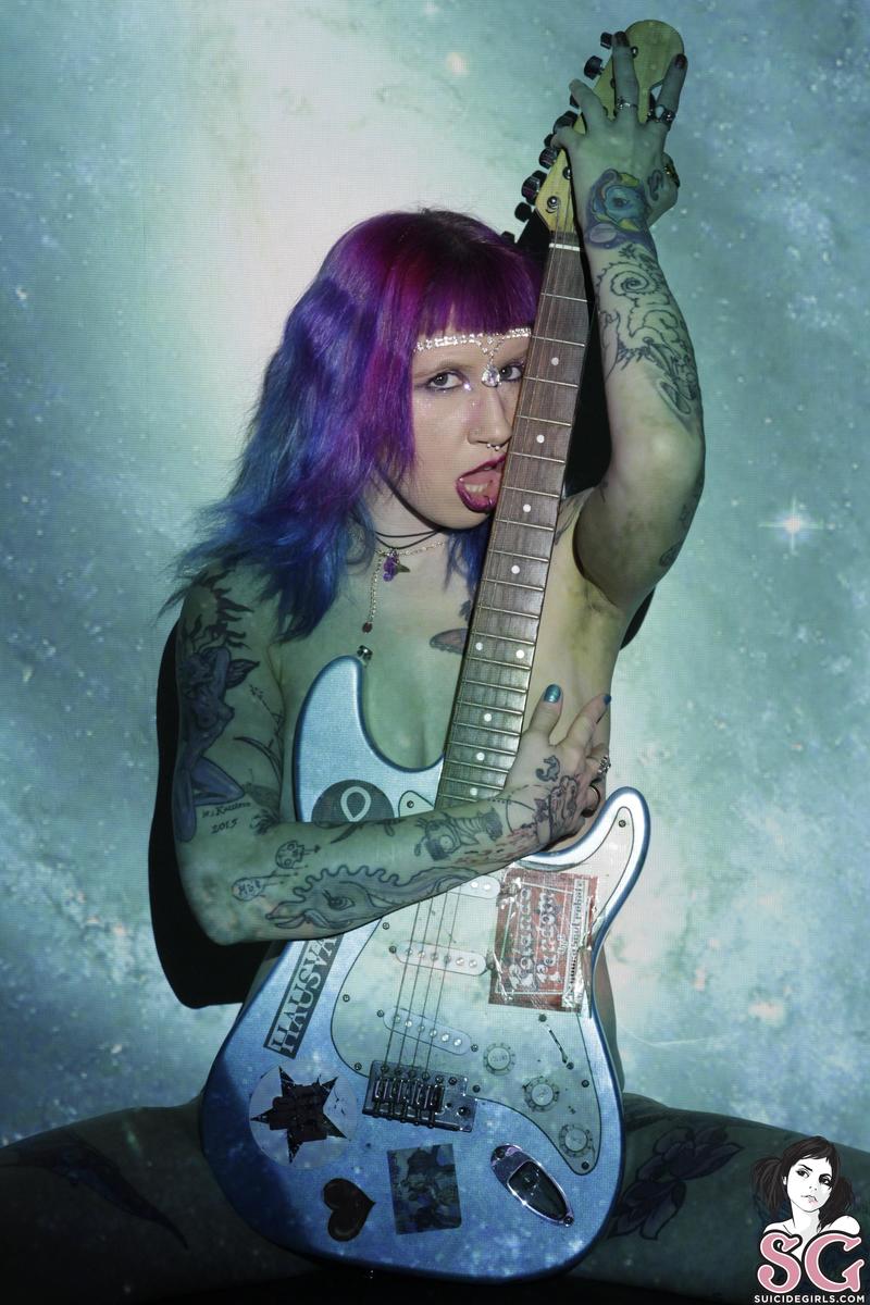 mermio-guitargalaxy-13.jpg