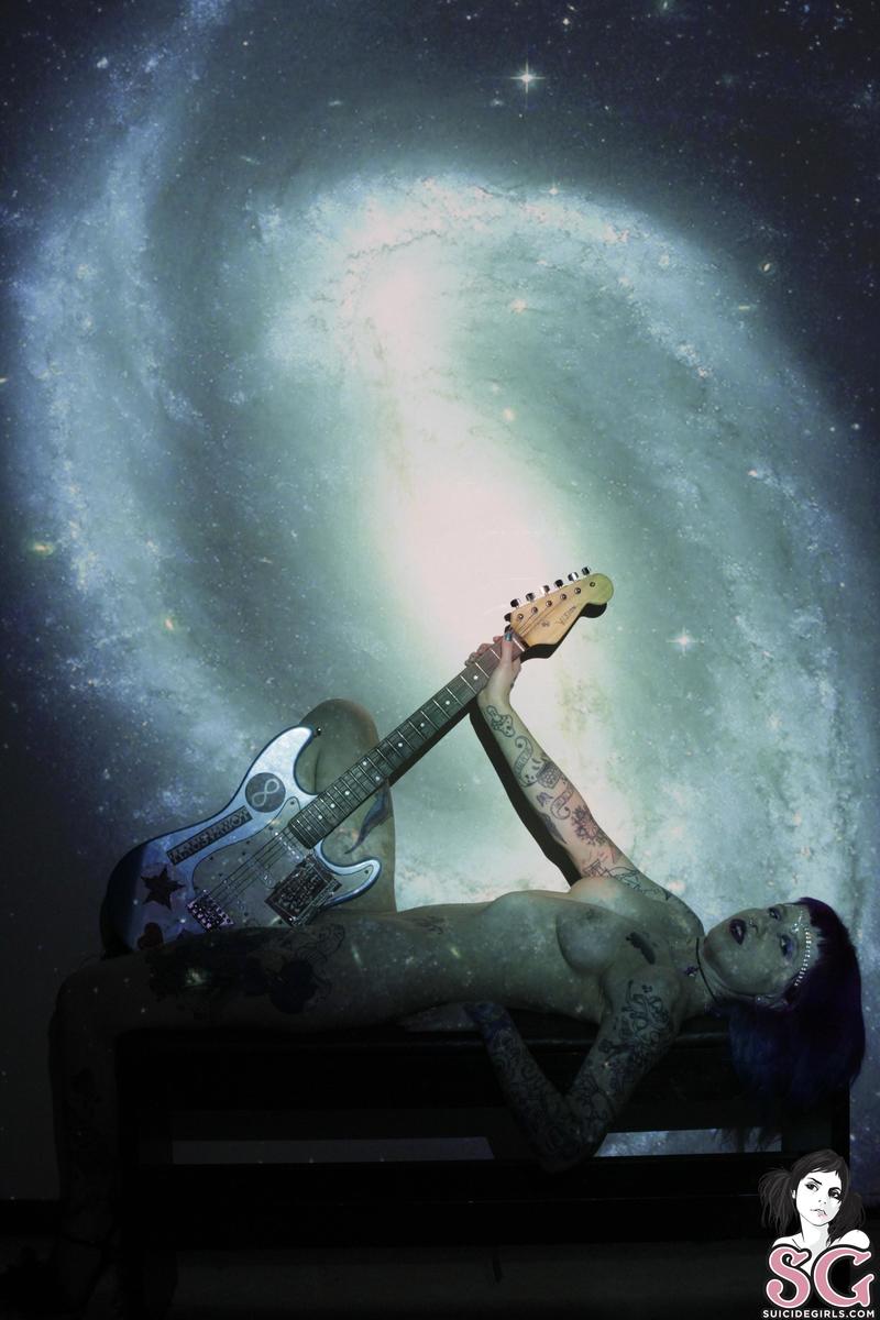 mermio-guitargalaxy-33.jpg