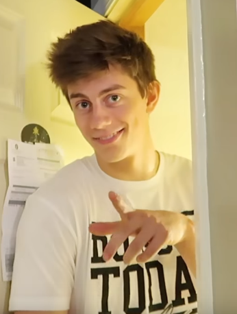 <3