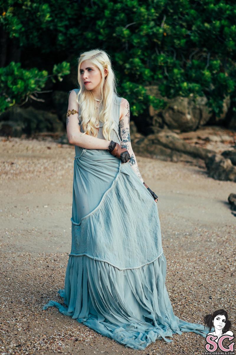 serenna-notaprincessakhaleesi-01.jpg