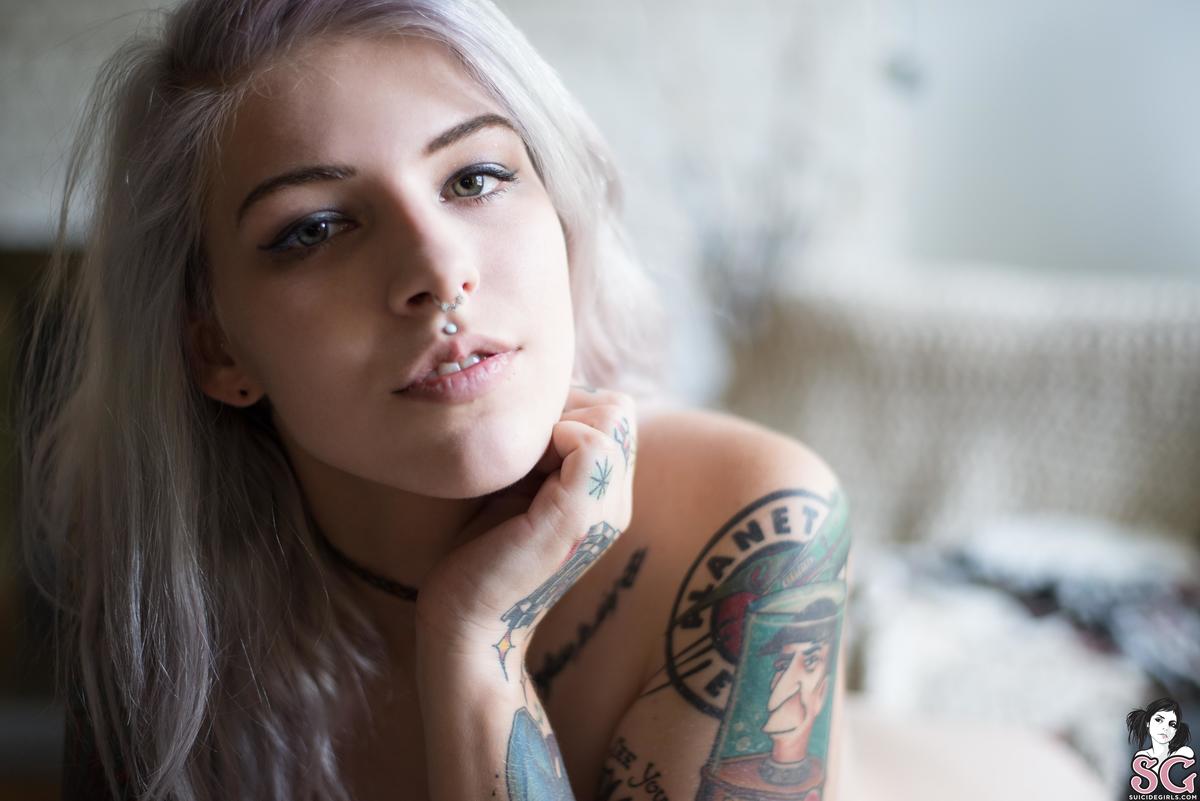 nixie-sweaterweather-33.jpg