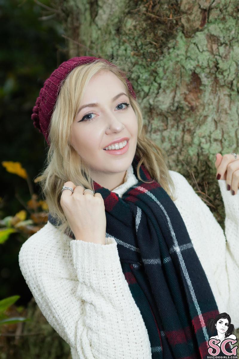 arella-fallforyou-01.jpg