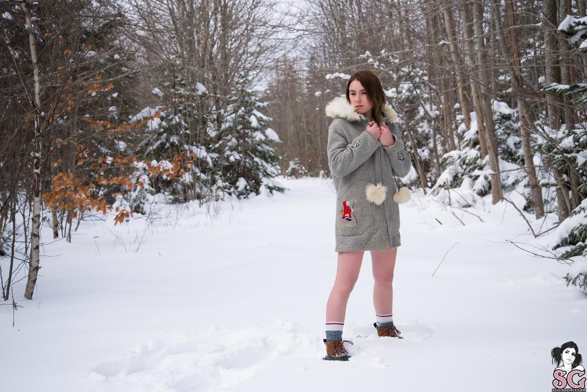 jenin-snowshoes-01.jpg