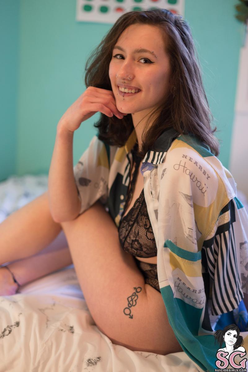 larabeard-chamberofyourdreams-01.jpg