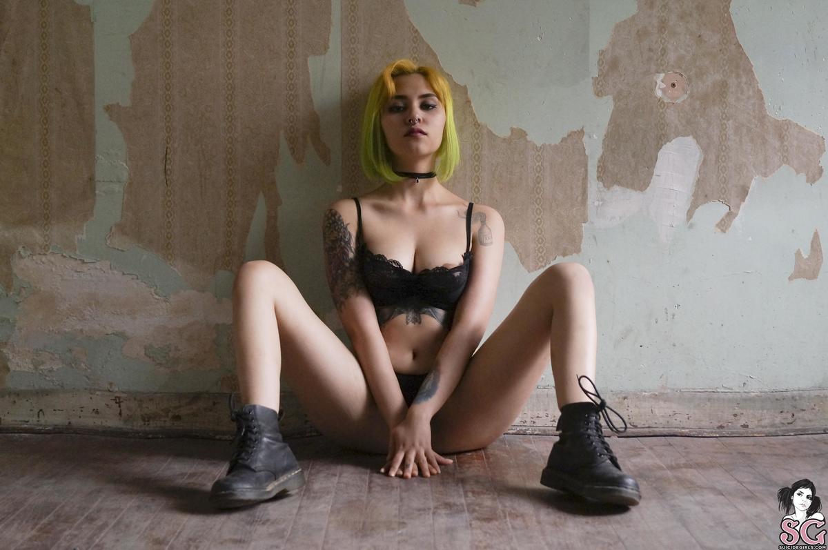 missmuerte-missmuertesglow-21.jpg
