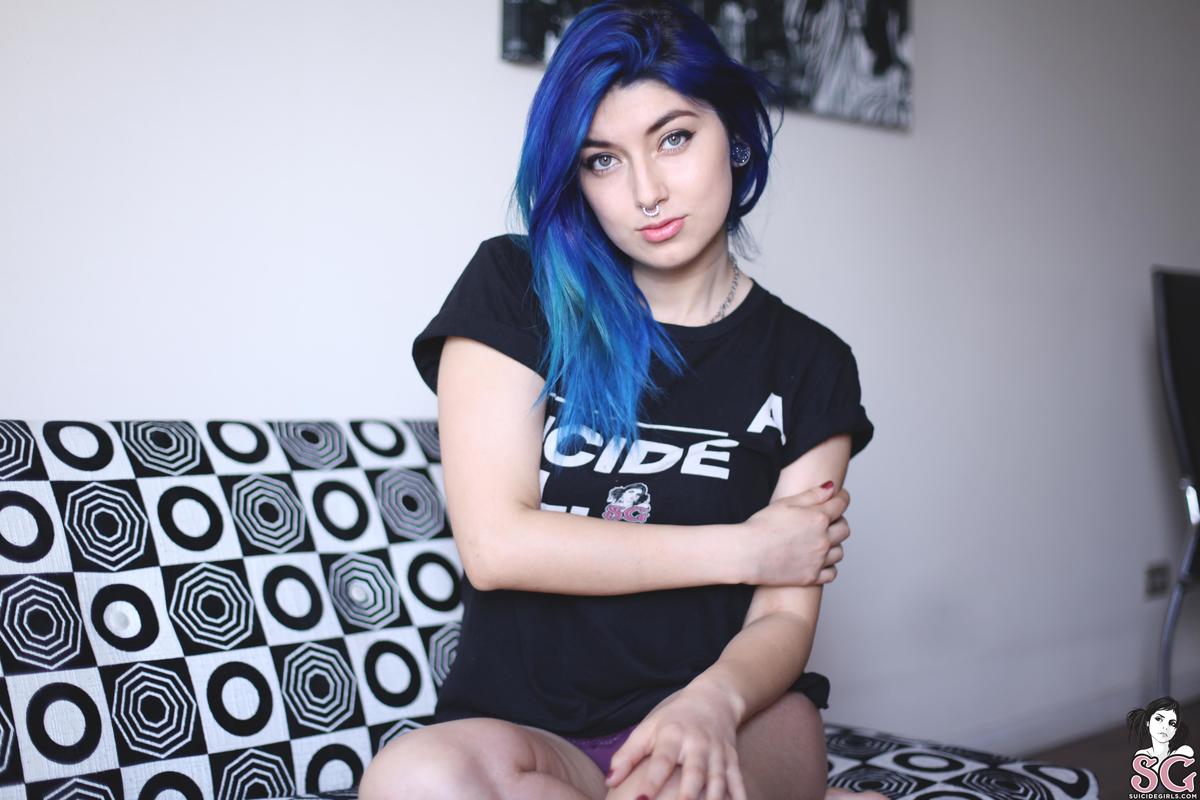 bly-iasuicidegirl-03.jpg