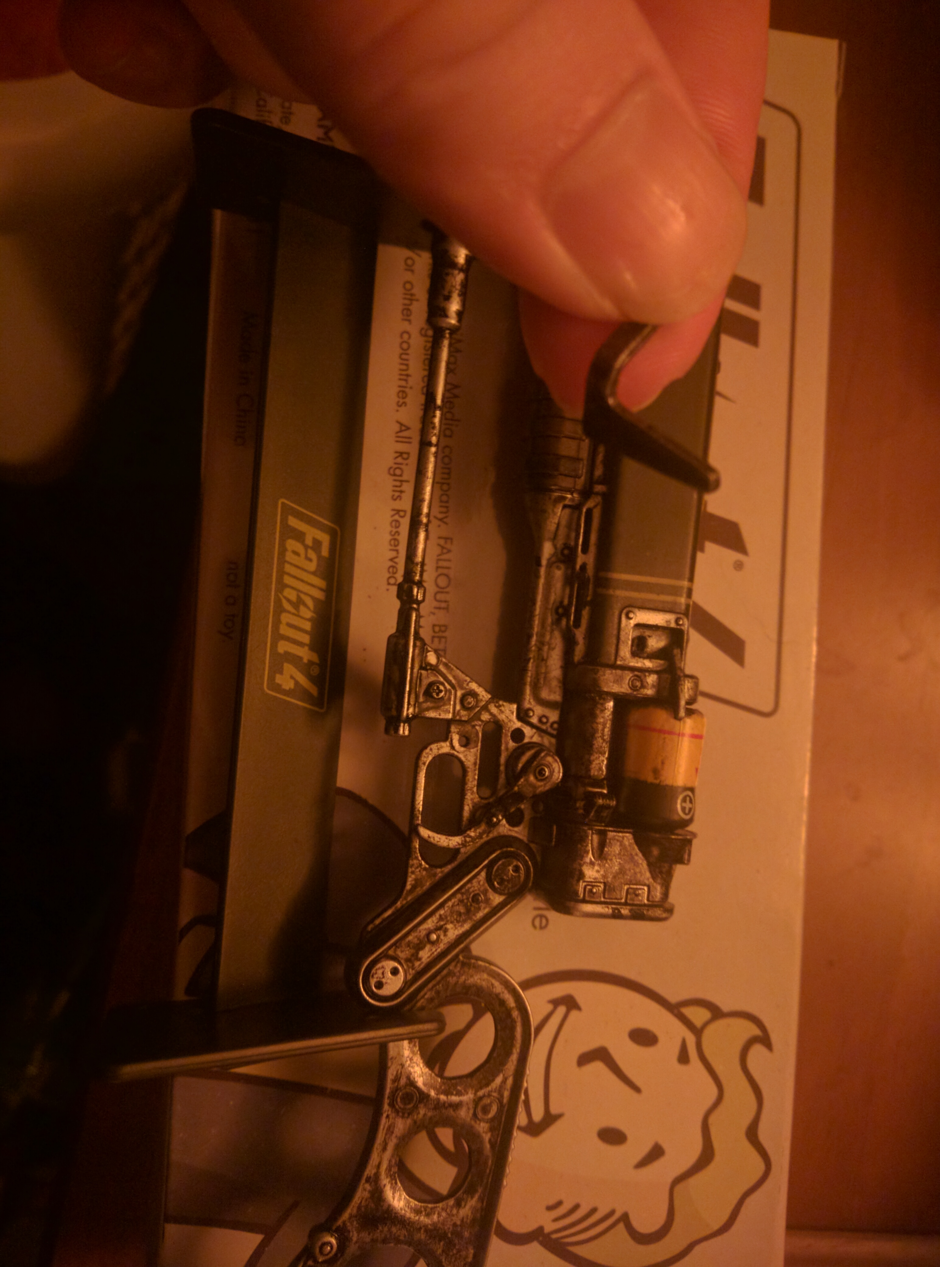 Broken lazer rifle peice