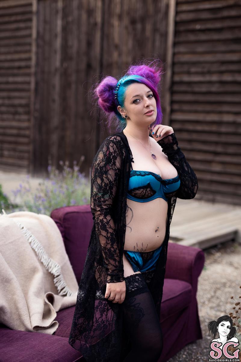 violetwolf-amethyst-01.jpg