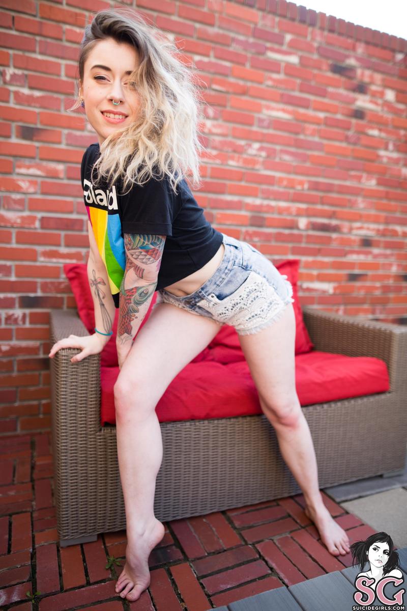 zephyrine-sunworship-01.jpg
