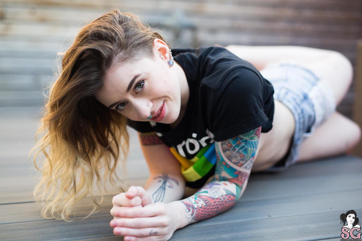 zephyrine-sunworship-11.jpg