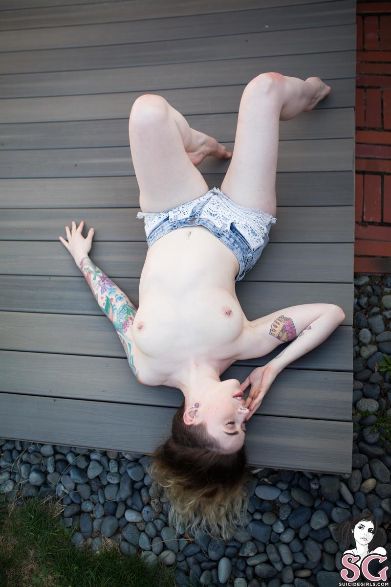 zephyrine-sunworship-17.jpg