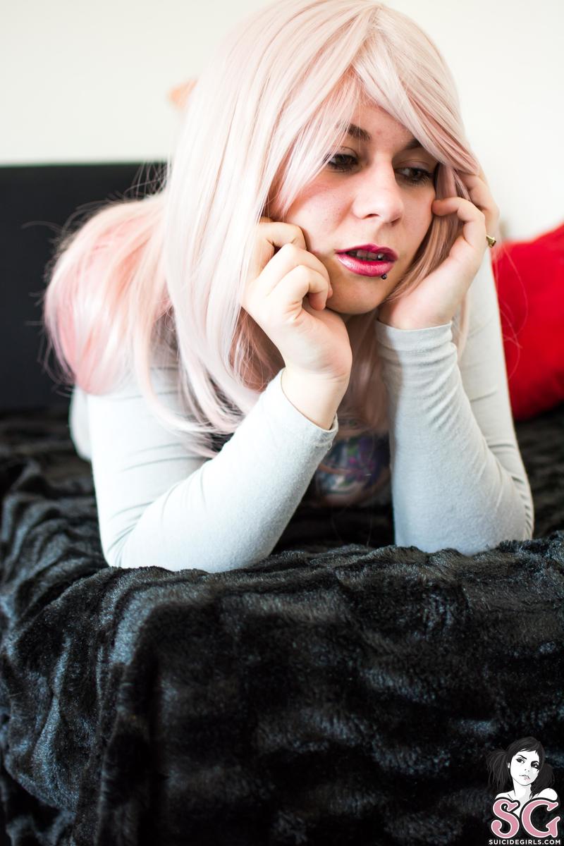 bloodywolf-romanticwhitewolf-05.jpg