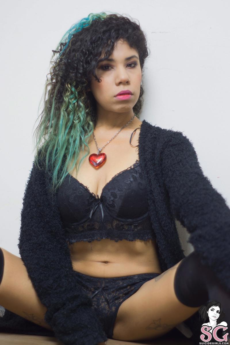 yahashikary-latina-05.jpg