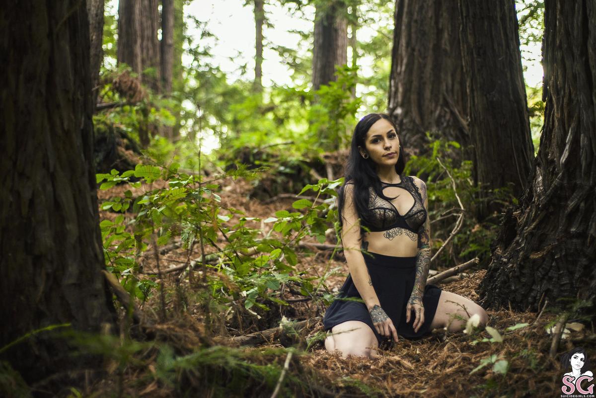 athenaa-darknymph-03.jpg