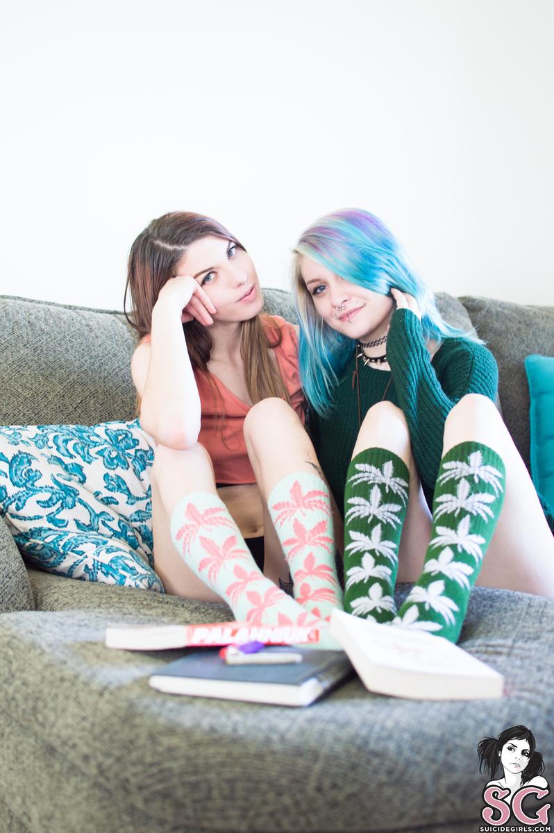 smokinsuicide-happydaze-01.jpg