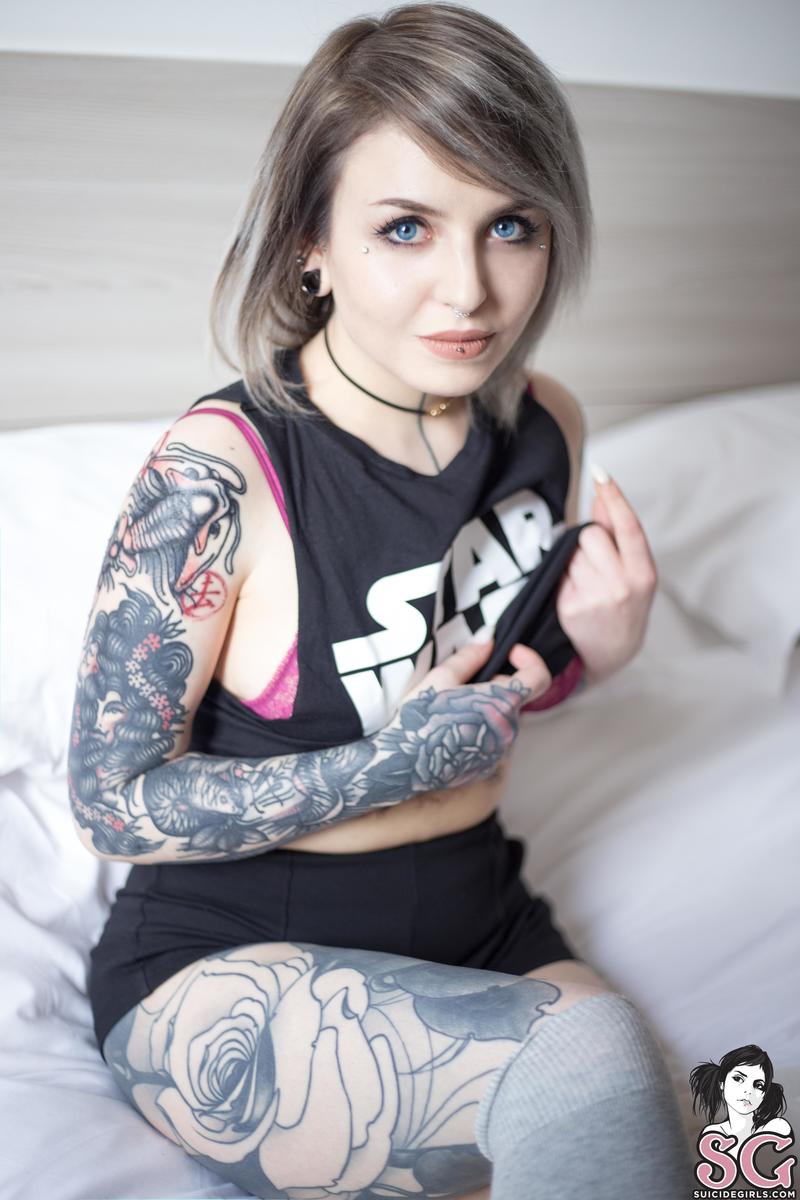 emylie-moonmilk-01.jpg