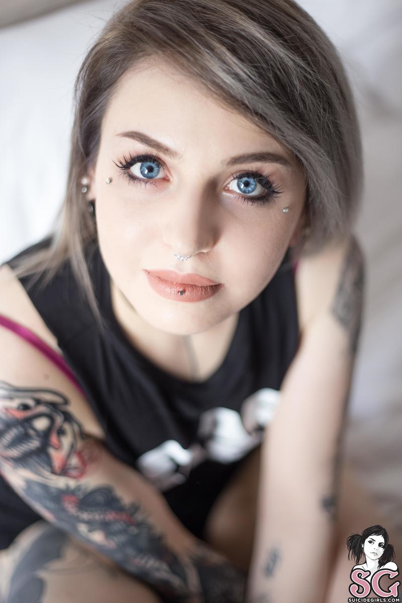 emylie-moonmilk-03.jpg