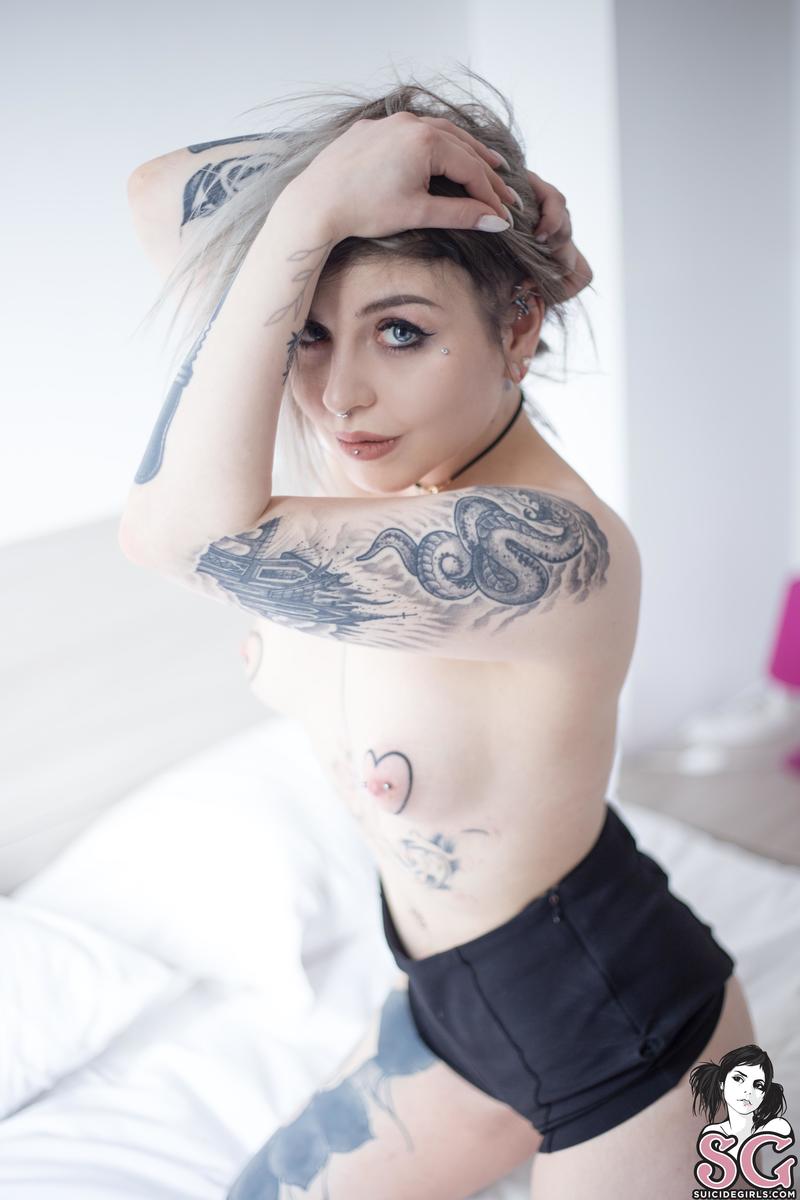 emylie-moonmilk-19.jpg